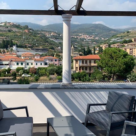 Ferienwohnung Casa Del Poeta Riva Ligure Exterior foto