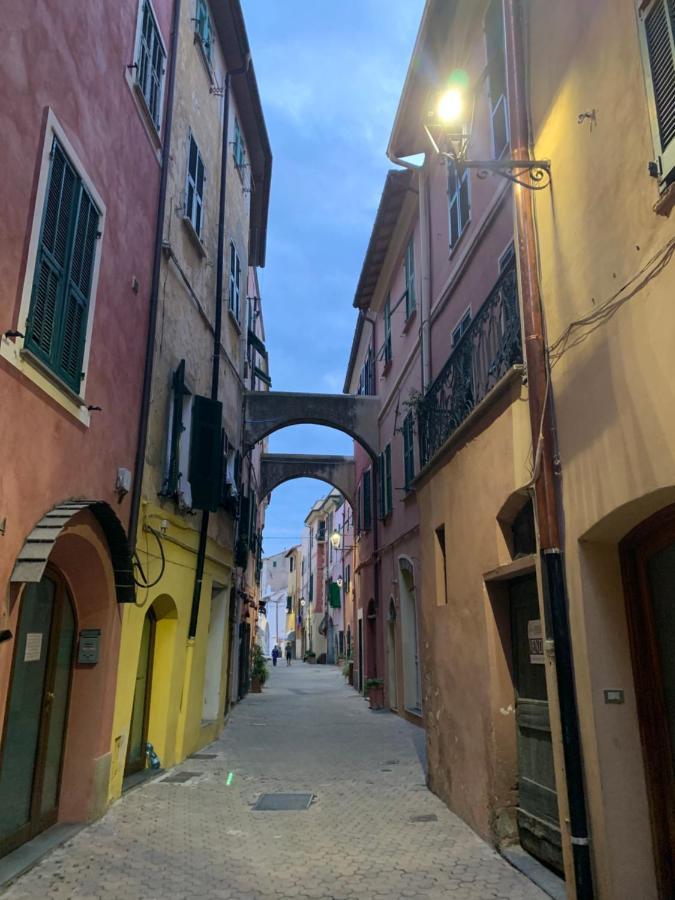 Ferienwohnung Casa Del Poeta Riva Ligure Exterior foto